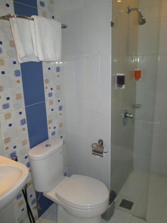 Dewarna Hotel Arifin Bunul Rom bilde